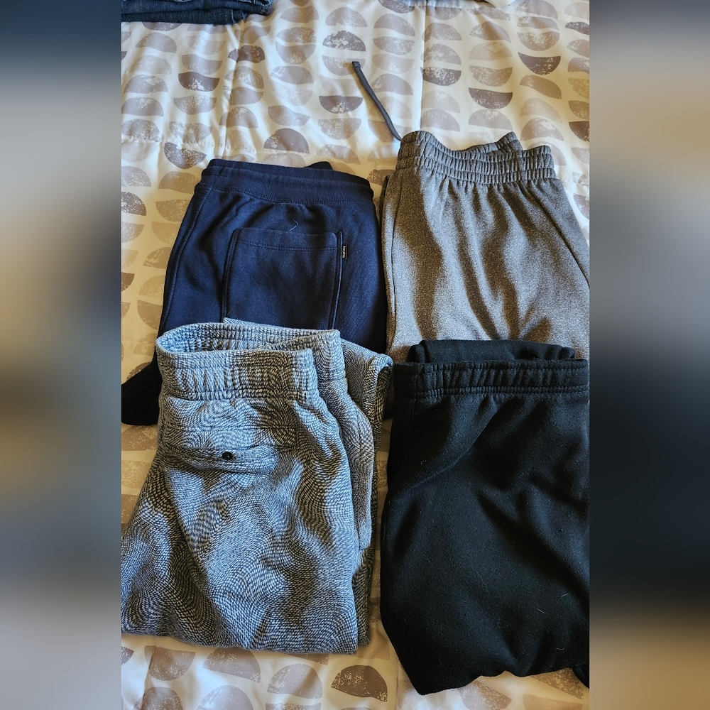 Young mens 4 pr joggers